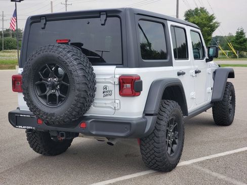 Used 2025 Jeep Wrangler Unlimited Sport AWD/4WD image 4