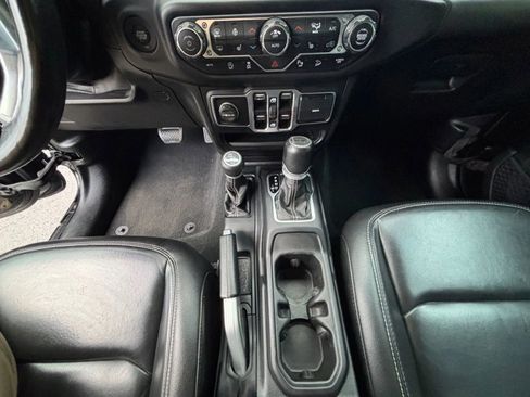 Used 2020 Jeep Wrangler Unlimited Sahara AWD/4WD image 38
