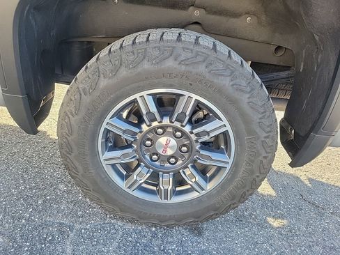 Used 2024 GMC Sierra 1500 AT4 w/ AT4 Preferred Package image 18