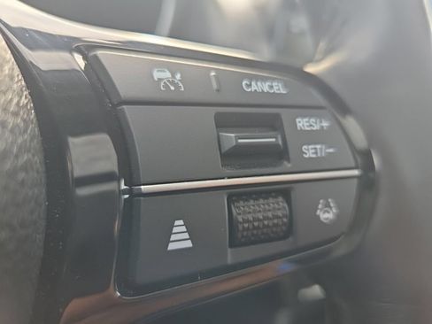 Used 2024 Honda Pilot Elite image 37