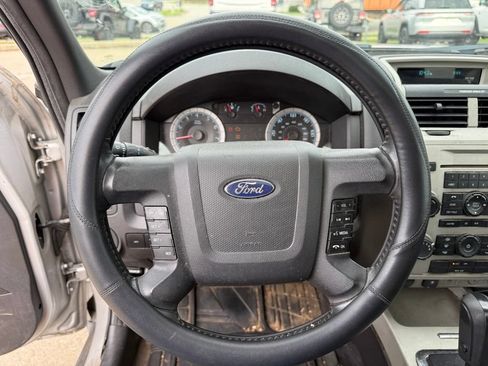 Used 2010 Ford Escape XLT FWD image 14