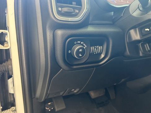 Used 2026 RAM 2500 Laramie AWD/4WD image 39