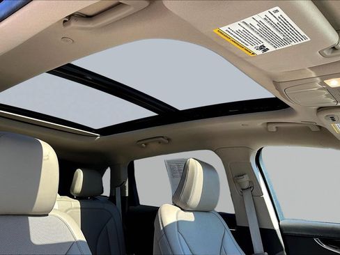 Used 2021 Lincoln Nautilus Reserve FWD image 29