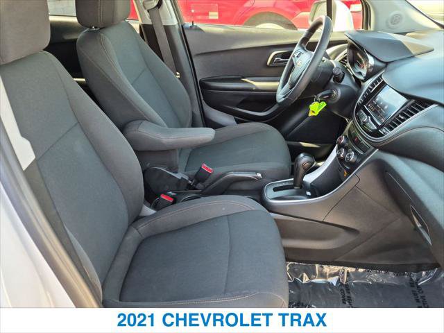 Used 2021 Chevrolet Trax LS w/ Tint and Cruise Package AWD/4WD image 25