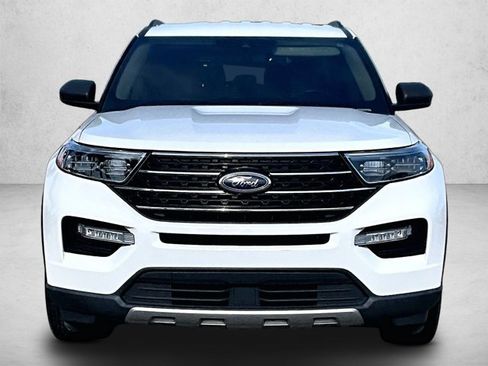 Used 2023 Ford Explorer XLT w/ Equipment Group 202A RWD image 3
