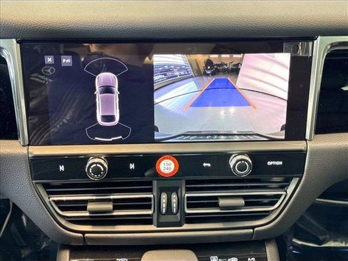 Certified 2026 Porsche Macan AWD/4WD image 17