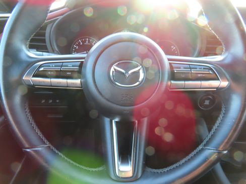 Used 2019 MAZDA MAZDA3 Hatchback w/ Premium Package image 30