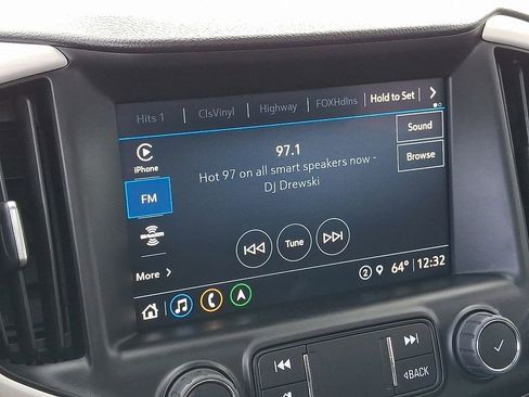 Used 2022 GMC Terrain SLT w/ Infotainment Package II AWD/4WD image 17
