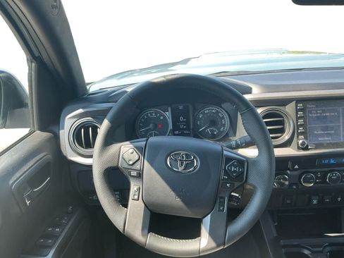 Used 2023 Toyota Tacoma TRD Sport image 11