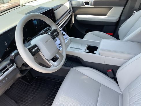 Used 2026 Hyundai Santa Fe SEL FWD image 17