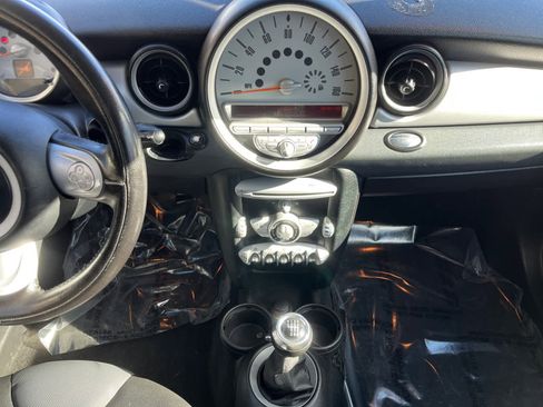 Used 2009 MINI Cooper Hardtop image 11