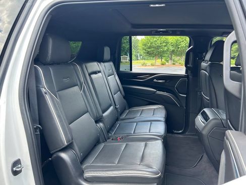 Used 2023 Cadillac Escalade ESV Premium Luxury AWD/4WD image 49
