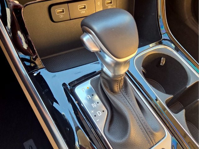 Used 2024 Kia Carnival EX FWD image 26