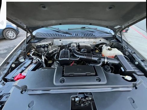 Used 2014 Ford Expedition EL XLT image 25