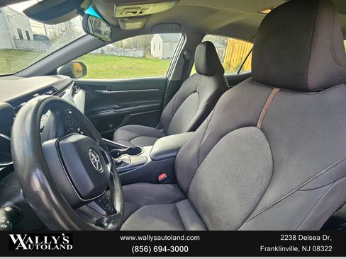 Used 2019 Toyota Camry LE image 31