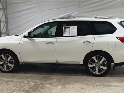 Used 2016 Nissan Pathfinder Platinum image 5