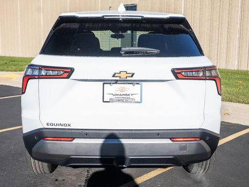 New 2026 Chevrolet Equinox LT image 6