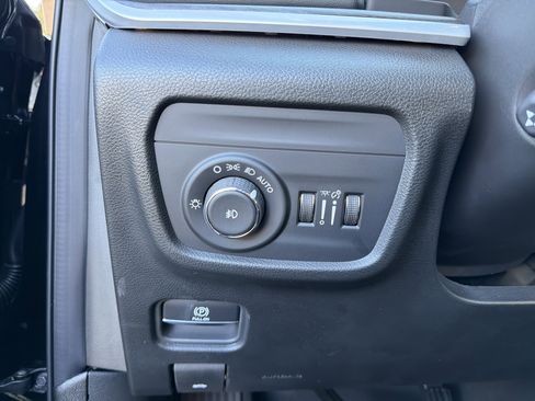 New 2026 Jeep Grand Cherokee L Limited w/ Luxury Tech Group II AWD/4WD image 16