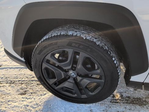 Used 2024 Toyota RAV4 Adventure image 15