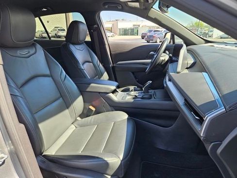 Certified 2024 Cadillac XT4 Premium Luxury FWD image 19
