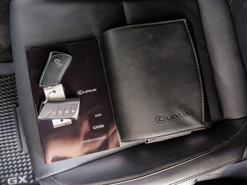 Used 2025 Lexus GX 550 image 63