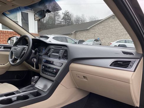Used 2015 Hyundai Sonata SE FWD image 14