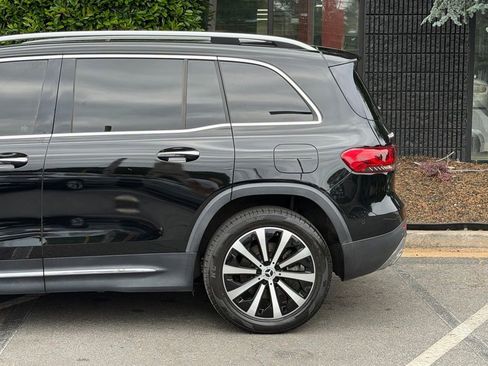 Used 2021 Mercedes-Benz GLB 250 4MATIC w/ Premium Package image 11