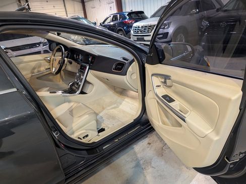 Used 2015 Volvo S60 T5 Premier image 27