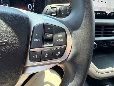 Used 2025 Ford Explorer Active RWD image 44