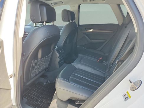 Used 2021 Audi Q5 Premium w/ Convenience Package image 17