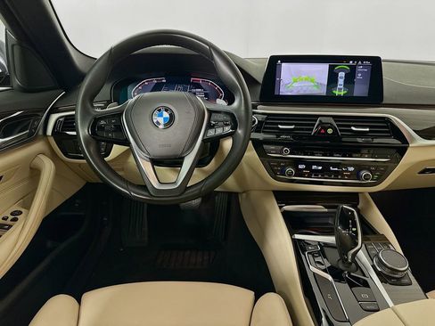Used 2020 BMW 530i w/ Lighting Package image 23