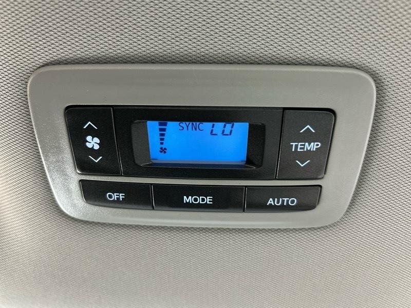Used 2020 Toyota Sienna XLE w/ XLE Navigation Package FWD image 16