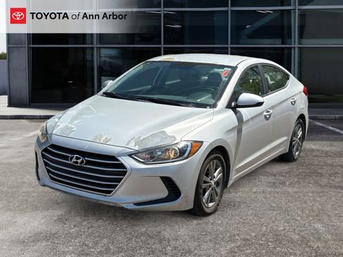 Used 2017 Hyundai Elantra SE FWD image 2
