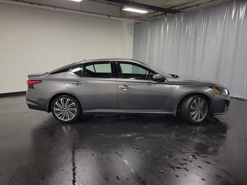 Used 2023 Nissan Altima 2.5 SL FWD image 10