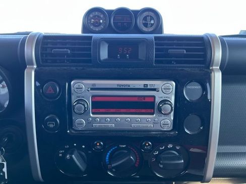 Used 2012 Toyota FJ Cruiser 4WD w/ Upgrade Pkg image 15