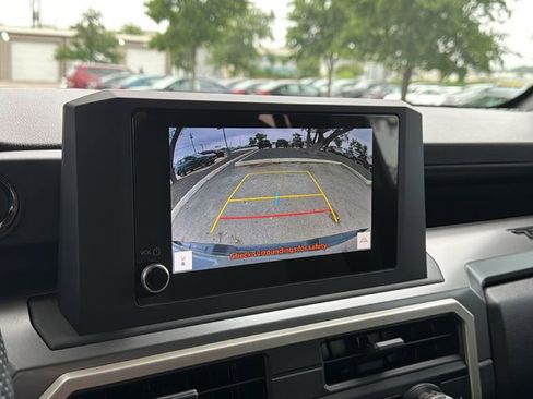 Certified 2024 Toyota Tacoma SR5 AWD/4WD image 30