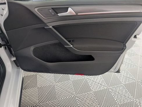 Used 2018 Volkswagen GTI SE FWD image 30