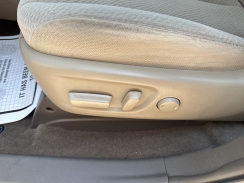 Used 2013 Toyota Sienna LE FWD image 33
