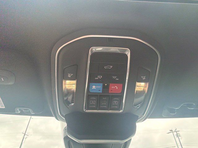 Used 2026 Jeep Cherokee Limited AWD/4WD image 30