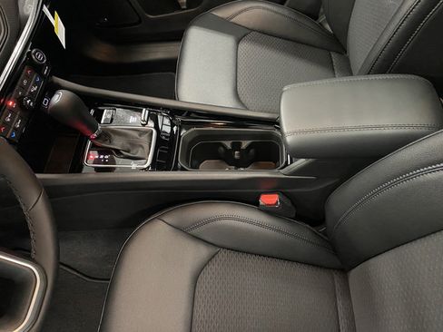 New 2026 Jeep Compass Latitude w/ Sun and Sound Group AWD/4WD image 20