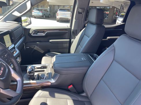 New 2026 GMC Sierra 1500 Elevation w/ Elevation Premium Package AWD/4WD image 12