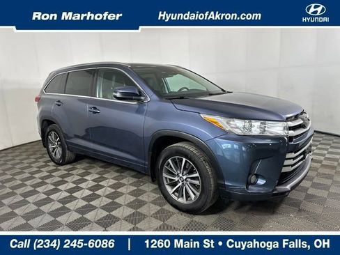 Used 2018 Toyota Highlander XLE image 1