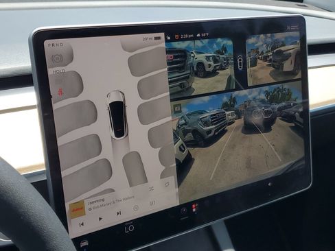 Used 2023 Tesla Model Y 2WD image 30