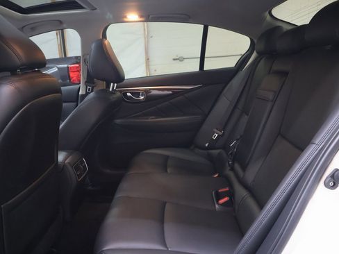 Used 2019 INFINITI Q50 Luxe w/ Essential Package (3.0T Luxe) image 15