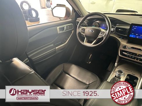 Used 2023 Ford Explorer XLT w/ Equipment Group 202A AWD/4WD image 14