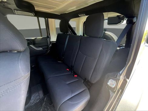 Used 2016 Jeep Wrangler Unlimited Sport w/ Quick Order Package 24S AWD/4WD image 23