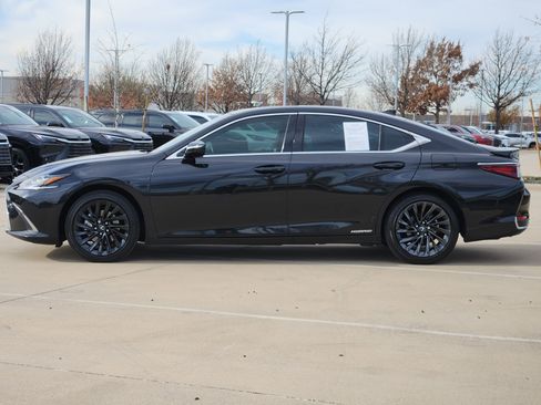 Used 2022 Lexus ES 300h Ultra Luxury image 6