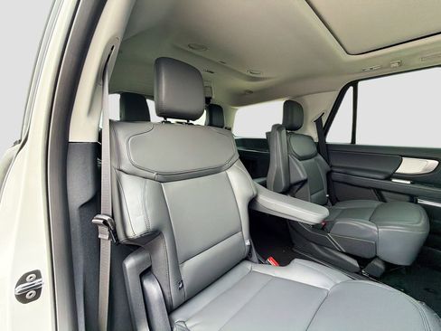 New 2026 Ford Expedition Active image 37