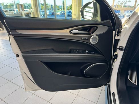 Used 2019 Alfa Romeo Stelvio Ti Sport w/ Quick Order Package 22S Sport image 9