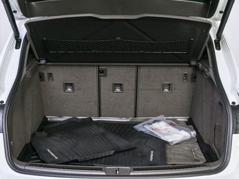 Used 2019 Porsche Macan S image 30